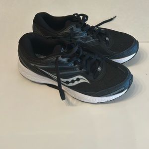 Women’s Saucony Cohesion 13 Like New!